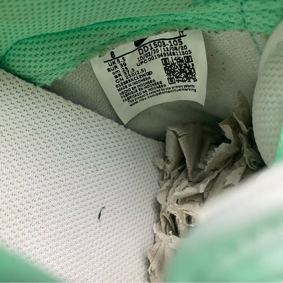 Nike Dunk Low Green Glow Women Sneaker - Picture 11 of 11